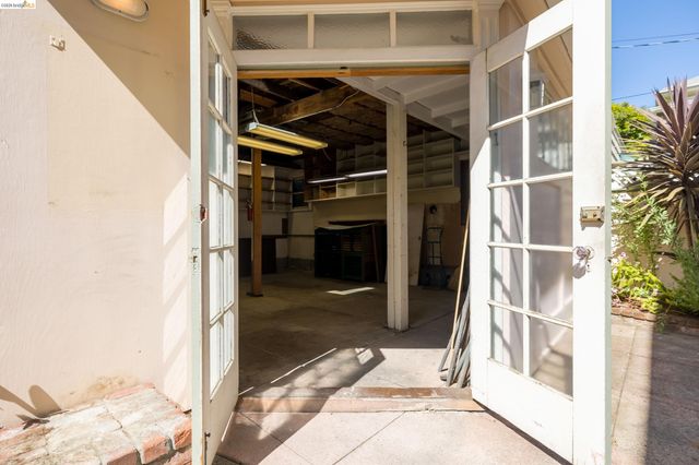 2909 Forest Ave, Berkeley, CA 94705