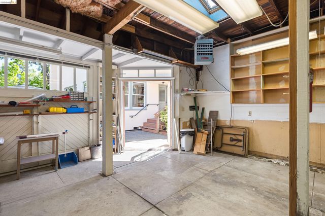 2909 Forest Ave, Berkeley, CA 94705