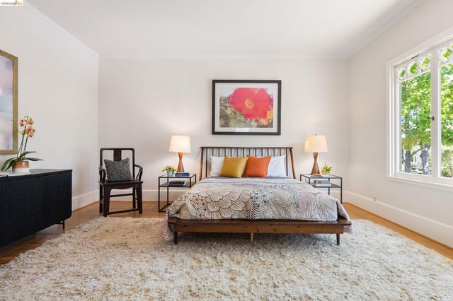 2909 Forest Ave, Berkeley, CA 94705