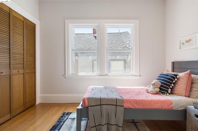 2909 Forest Ave, Berkeley, CA 94705