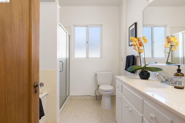 2909 Forest Ave, Berkeley, CA 94705