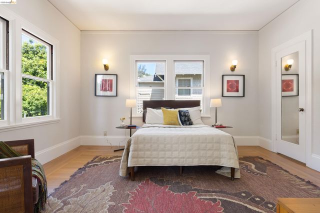 2909 Forest Ave, Berkeley, CA 94705