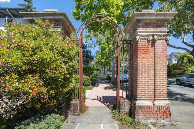 2909 Forest Ave, Berkeley, CA 94705