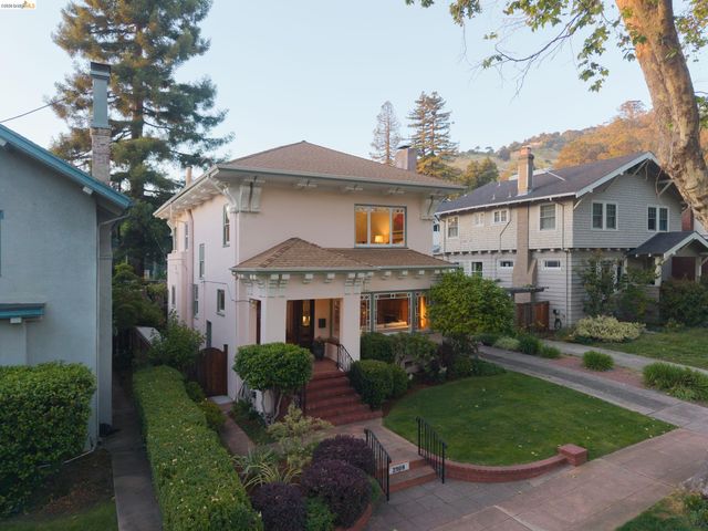 2909 Forest Ave, Berkeley, CA 94705