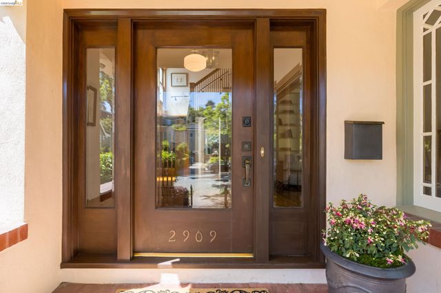 2909 Forest Ave, Berkeley, CA 94705