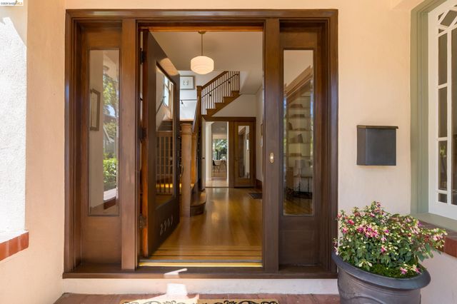 2909 Forest Ave, Berkeley, CA 94705
