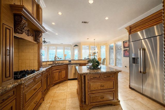 1919 Kings Pass, Heath, TX 75032