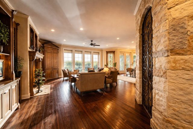 1919 Kings Pass, Heath, TX 75032