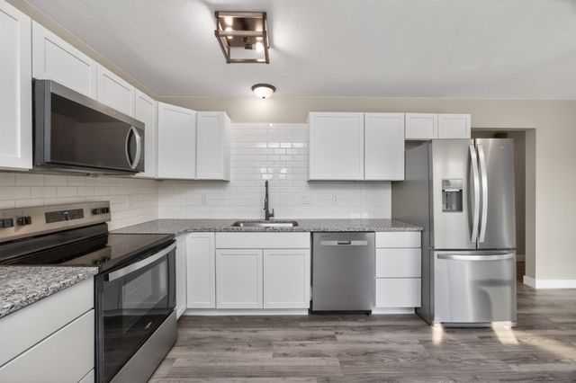 303 W McKinney Street, Runnells, IA 50237