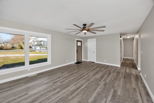 303 W McKinney Street, Runnells, IA 50237