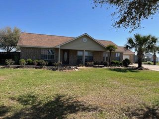 1812 Settlers Court Drive, Sealy, TX 77474