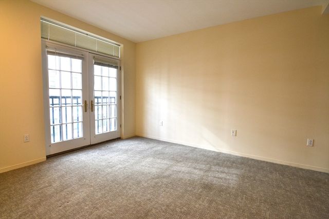 75 Peterborough 713, Boston, MA 02215