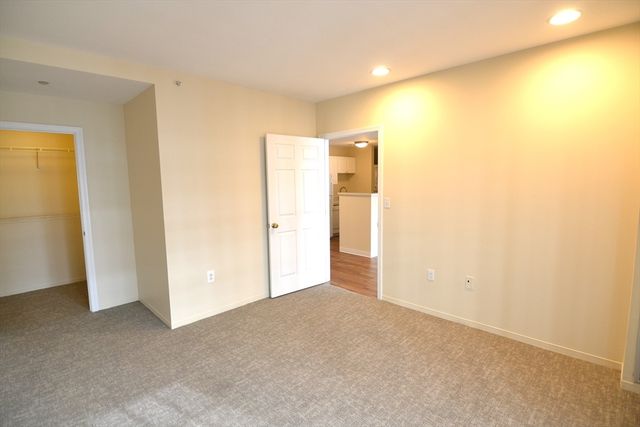 75 Peterborough 713, Boston, MA 02215