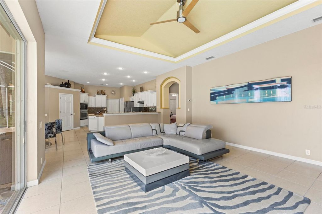 Image 20 of property listing at 17861 ARBOR GREENE DRIVE, Tampa, FL 33647
