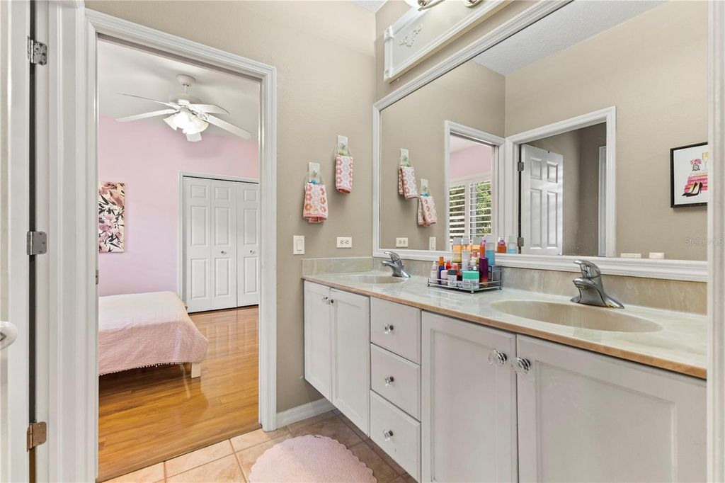 Image 31 of property listing at 17861 ARBOR GREENE DRIVE, Tampa, FL 33647