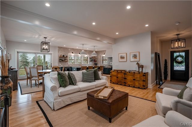 3189 East Lake Road, Skaneateles, NY 13152
