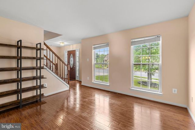 155 HUNTER CREEK DR, York, PA 17406