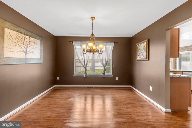 155 HUNTER CREEK DR, York, PA 17406
