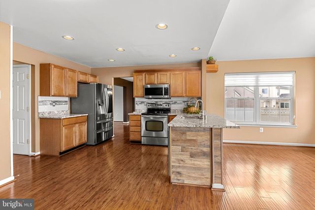 155 HUNTER CREEK DR, York, PA 17406