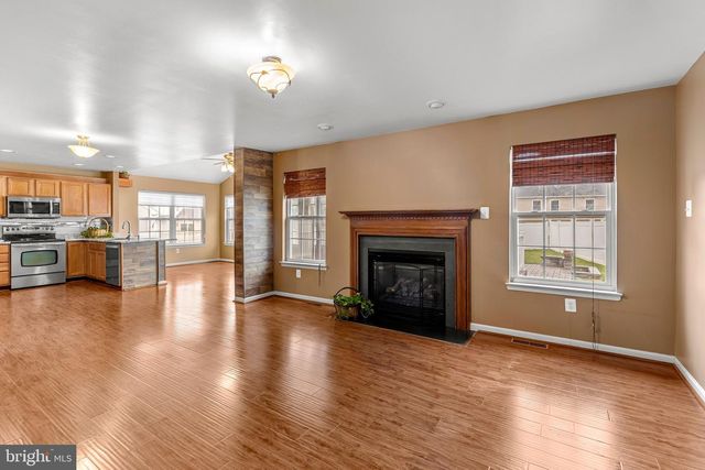 155 HUNTER CREEK DR, York, PA 17406