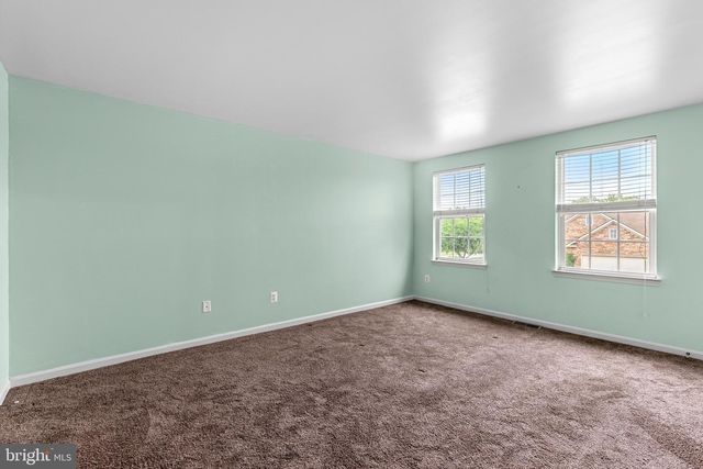 155 HUNTER CREEK DR, York, PA 17406