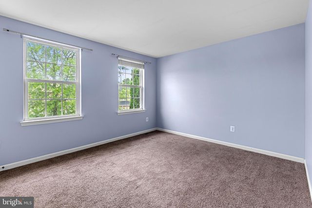 155 HUNTER CREEK DR, York, PA 17406