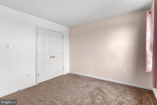 155 HUNTER CREEK DR, York, PA 17406