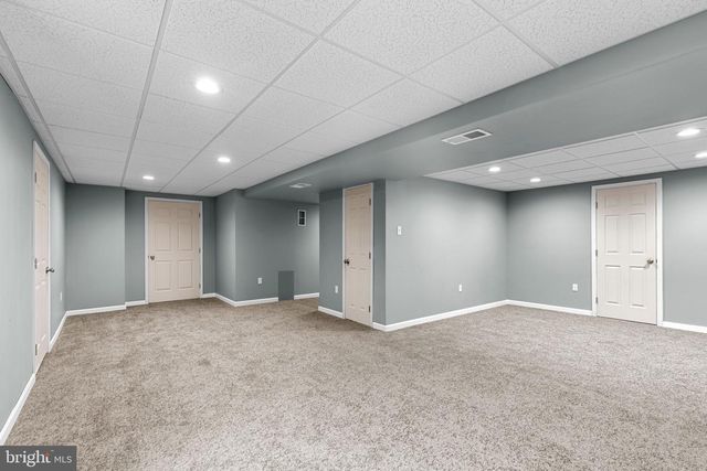 155 HUNTER CREEK DR, York, PA 17406