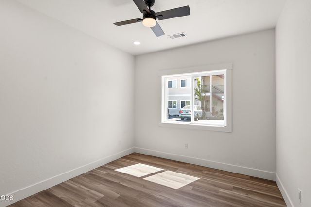467 Arnos Street, Talent, OR 97540