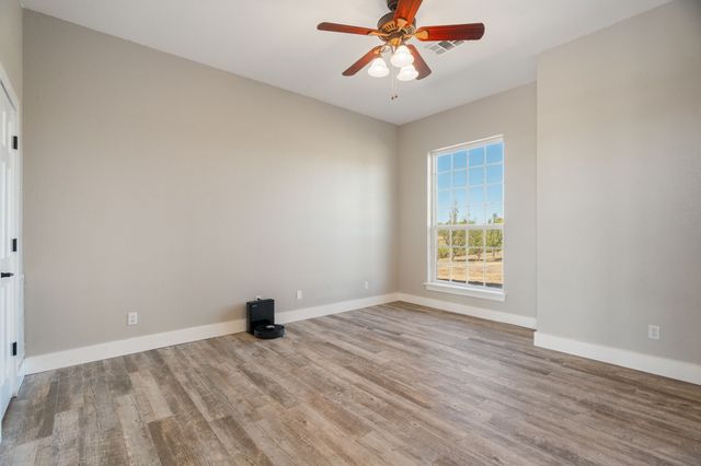 1943 Alsdorf Road, Ennis, TX 75119