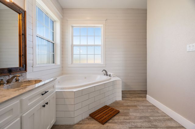 1943 Alsdorf Road, Ennis, TX 75119