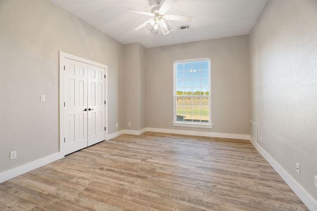 1943 Alsdorf Road, Ennis, TX 75119