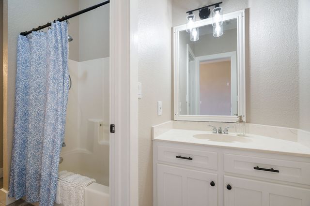 1943 Alsdorf Road, Ennis, TX 75119