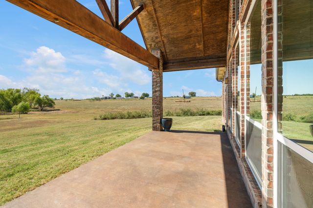 1943 Alsdorf Road, Ennis, TX 75119