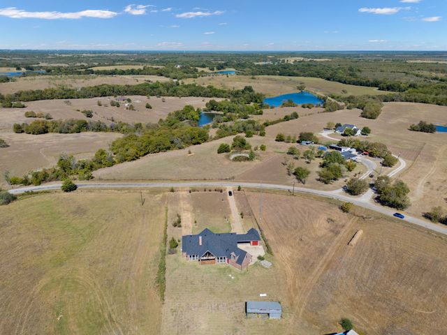 1943 Alsdorf Road, Ennis, TX 75119