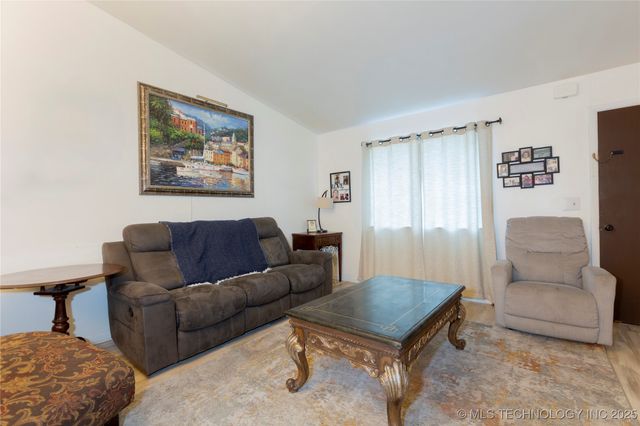 2013 N A Street, Mcalester, OK 74501