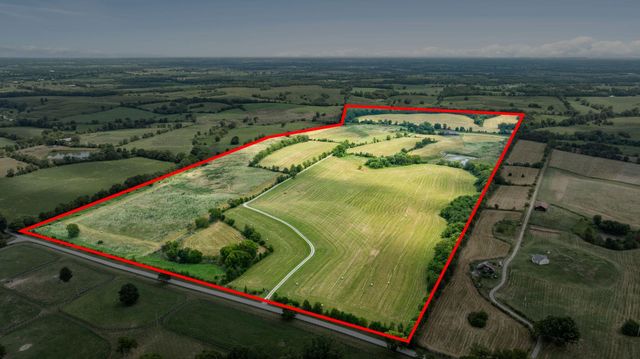 378 Escondida Road, Paris, KY 40361