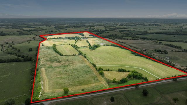 378 Escondida Road, Paris, KY 40361