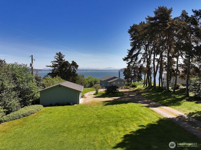 2977 North Bluff Road, Greenbank, WA 98253