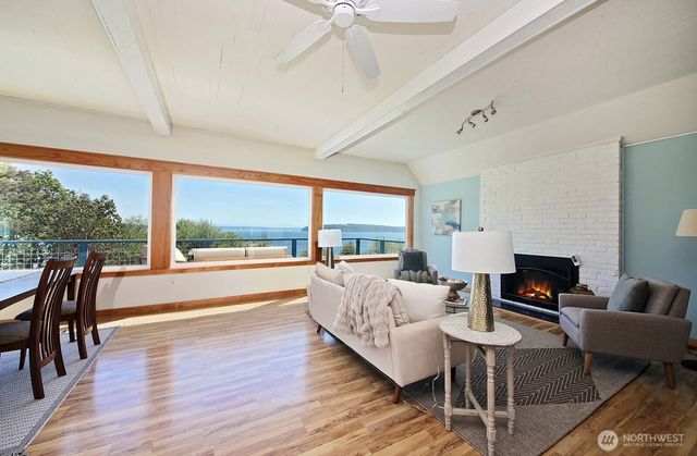 2977 North Bluff Road, Greenbank, WA 98253