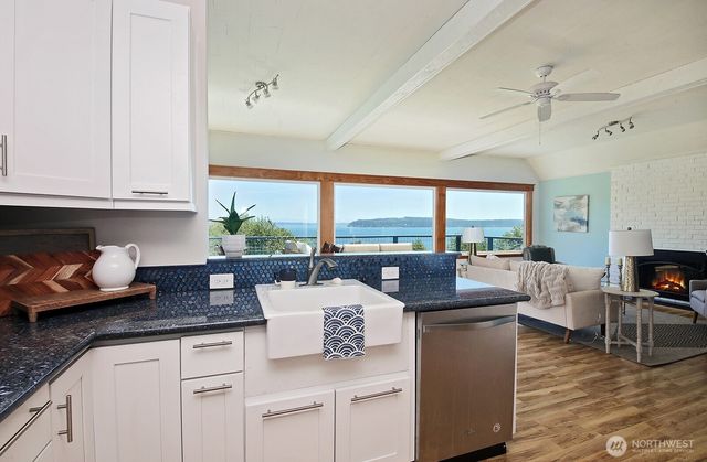 2977 North Bluff Road, Greenbank, WA 98253