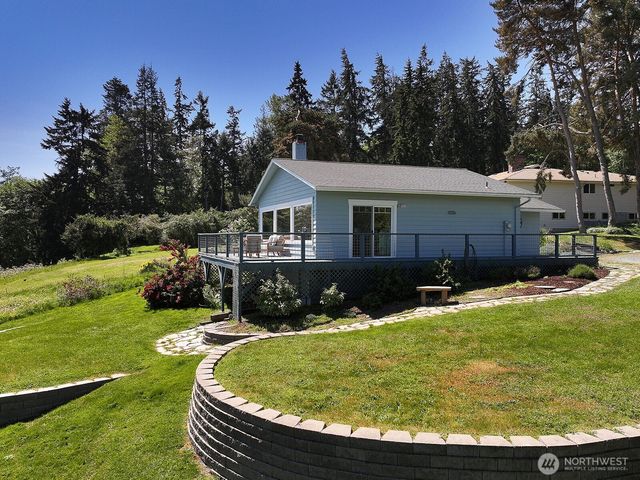 2977 North Bluff Road, Greenbank, WA 98253