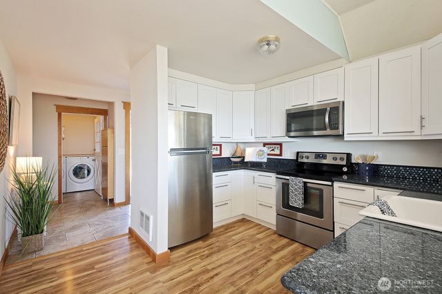 2977 North Bluff Road, Greenbank, WA 98253
