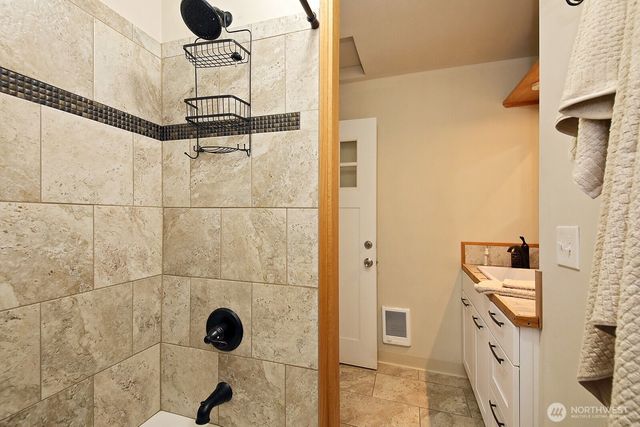 2977 North Bluff Road, Greenbank, WA 98253