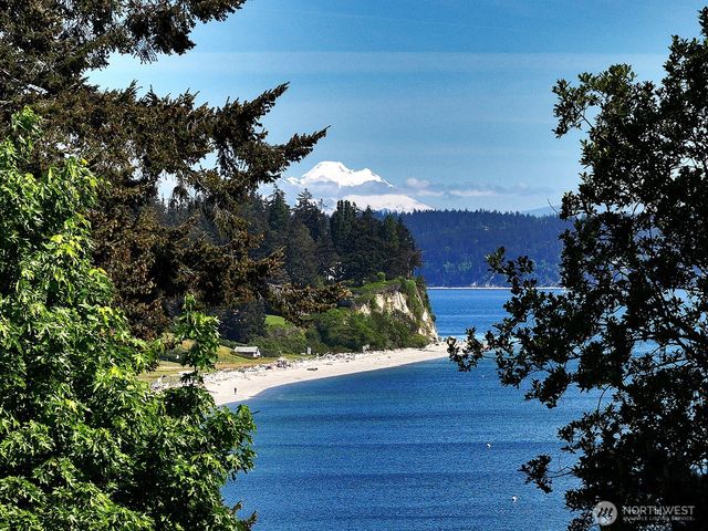 2977 North Bluff Road, Greenbank, WA 98253