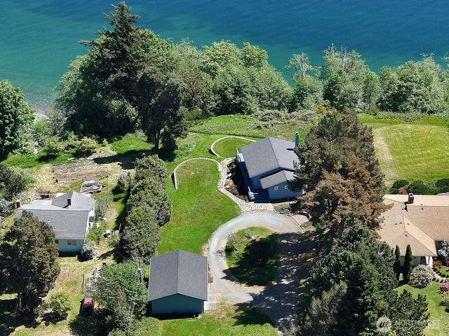 2977 North Bluff Road, Greenbank, WA 98253