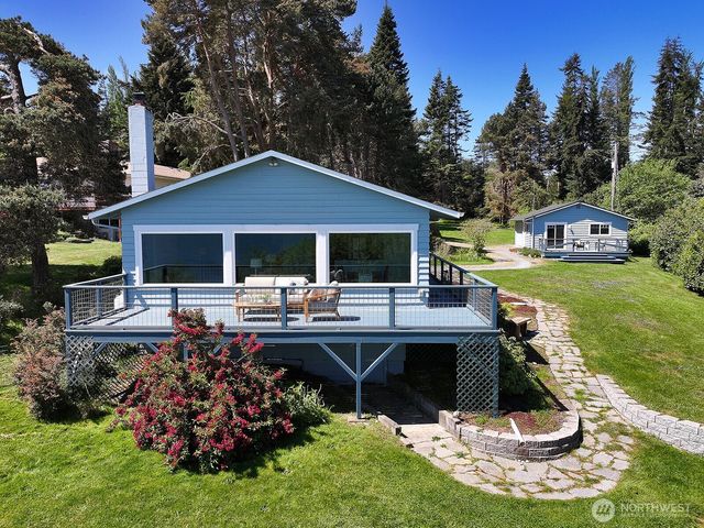 2977 North Bluff Road, Greenbank, WA 98253