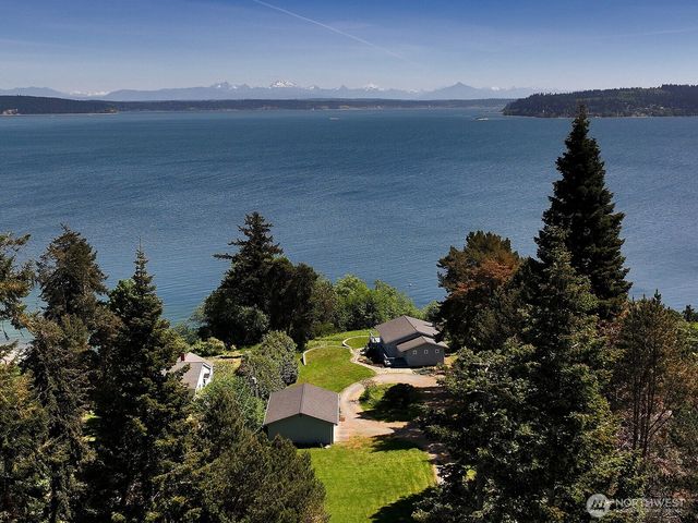 2977 North Bluff Road, Greenbank, WA 98253