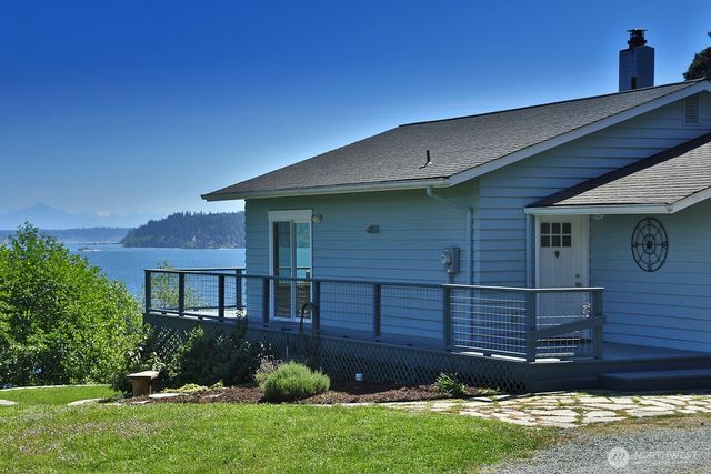 2977 North Bluff Road, Greenbank, WA 98253
