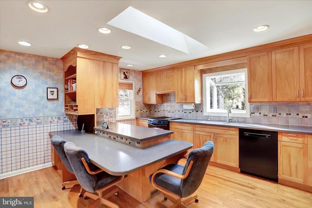 201 WESTVIEW DRIVE, Mechanicsburg, PA 17055